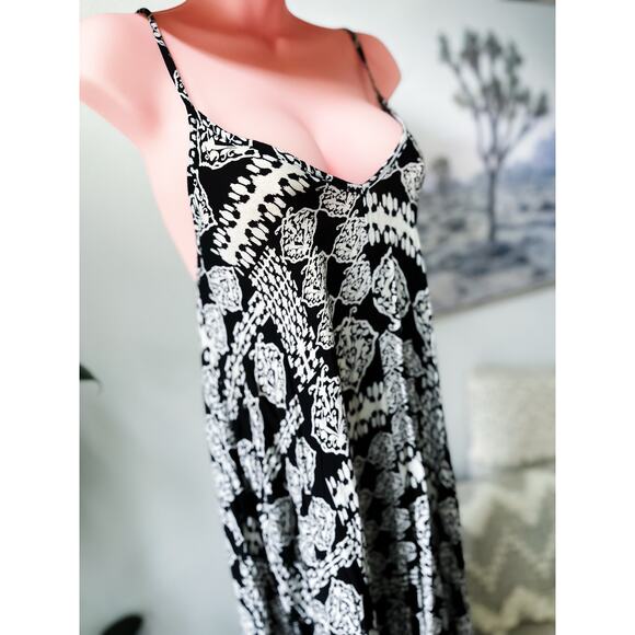 The Market Stroll Daydreamer wanderer flowing pocketed maxi dress - Picture 3 of 6